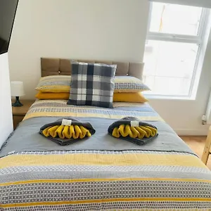 Guest house Ariana House Hotel-families And Couples Only
